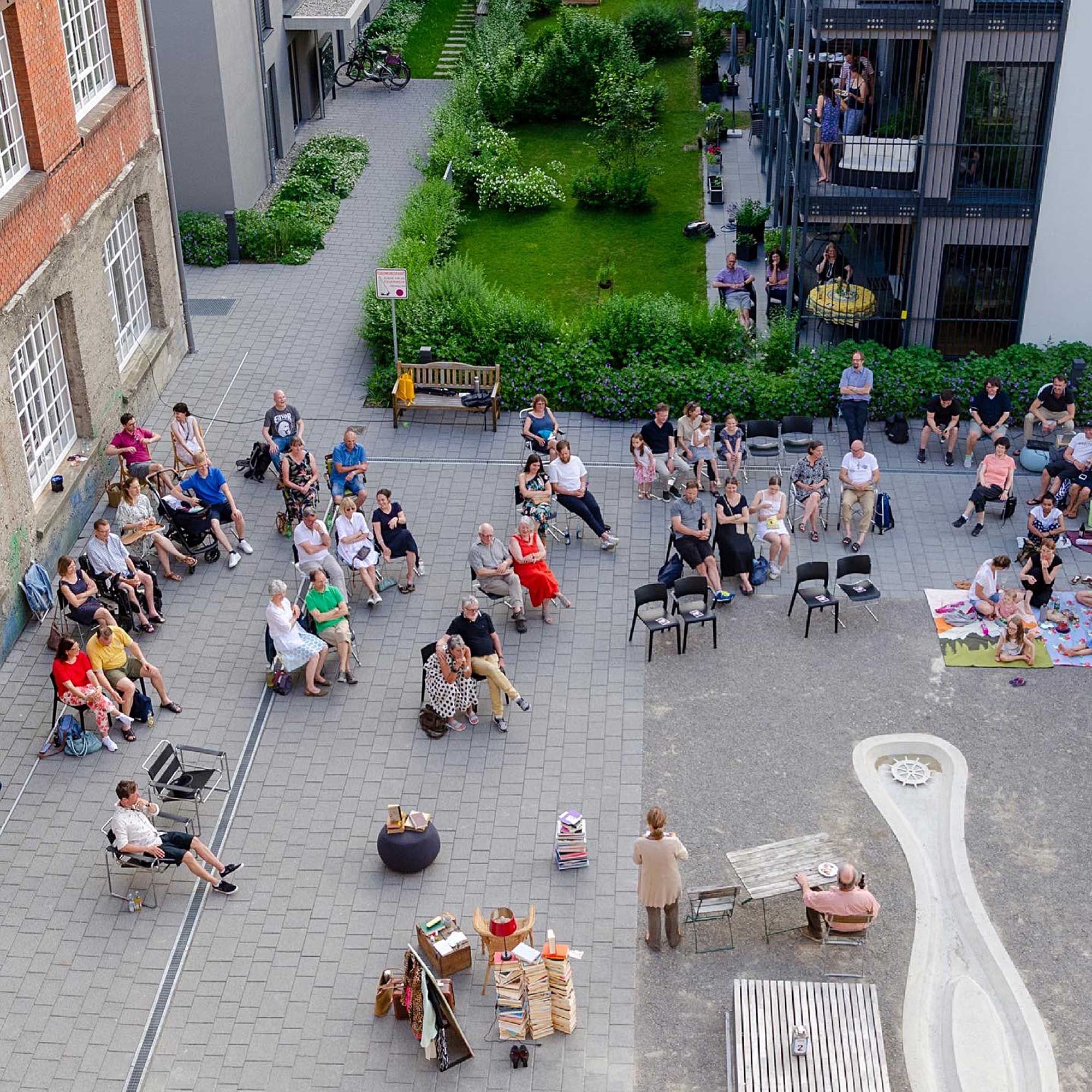 Gartentheater: Theater Ravensburg mit Jutta Klawuhn & Bernd Wengert (Regie: Alex Niess)