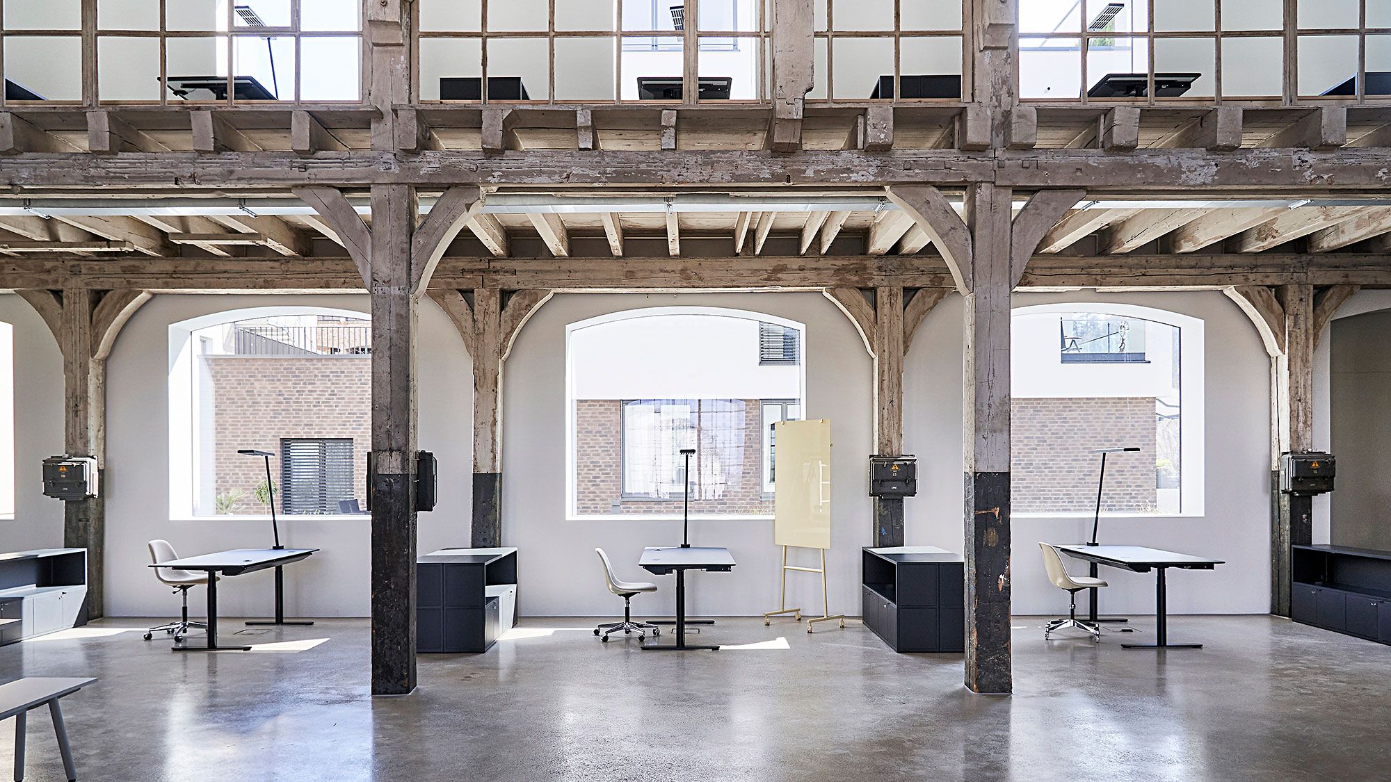 Die restlichen acht Arbeitsplätze auf den Galerien sind für kreative Co-Werker vorgesehen