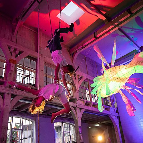 Opening: Liv & Tobi, Trapez-Show